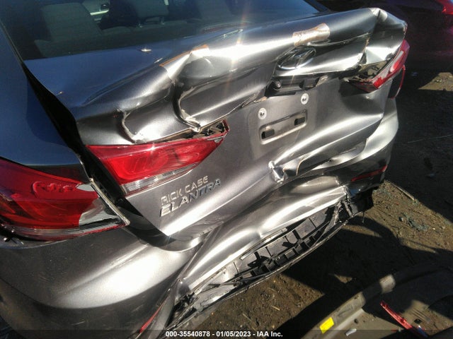 2018 HYUNDAI ELANTRA SEL VIN: 5NPD84LF2JH286696