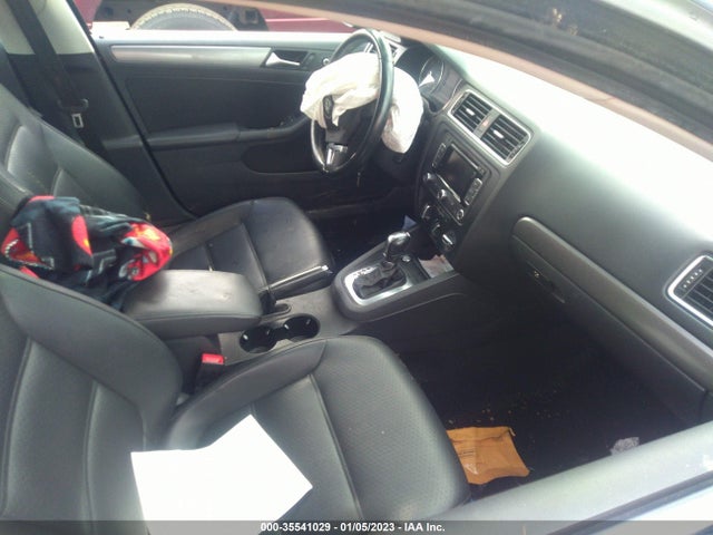 3VWLL7AJ0DM290518 Volkswagen Jetta Sedan Tdi W/premium/nav