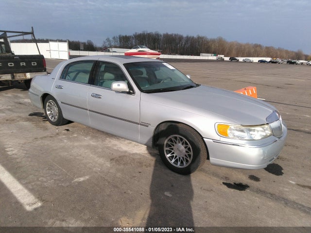 2000 1LNHM82W8YY914173 main image
