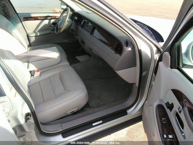 Lincoln Town Car 2000 1LNHM82W8YY914173 Image 6
