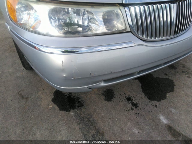Lincoln Town Car 2000 1LNHM82W8YY914173 Image 7