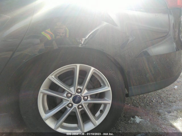 2015 Ford Focus, VIN: 1FADP3F20FL212854