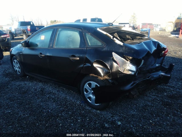 2016 FORD FOCUS S VIN: 1FADP3E24GL201939
