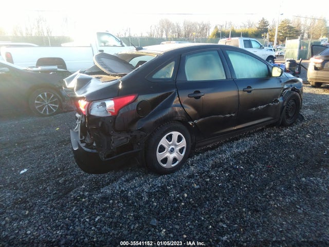 2016 FORD FOCUS S VIN: 1FADP3E24GL201939