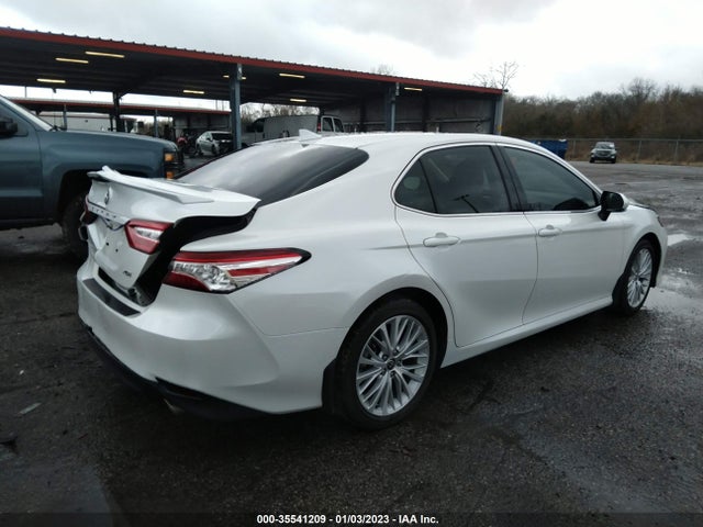 2020 TOYOTA CAMRY XLE VIN: 4T1F11AK7LU388690