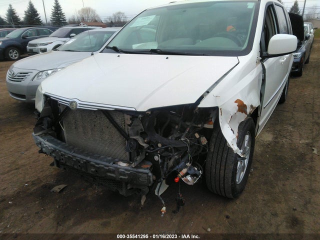 2A4RR5DX8AR129798 Chrysler Town & Country Touring