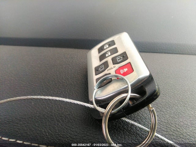 2016 Toyota Sienna, VIN: 5TDYK3DC9GS741550