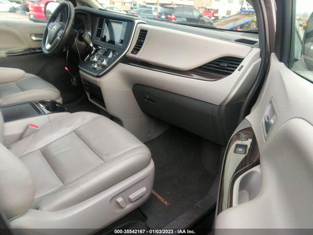 2016 Toyota Sienna, VIN: 5TDYK3DC9GS741550