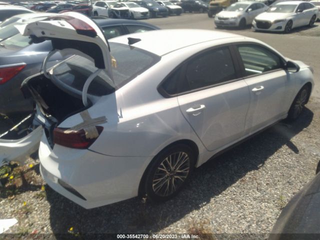 3KPF54AD8NE475804 KIA Forte Gt Line
