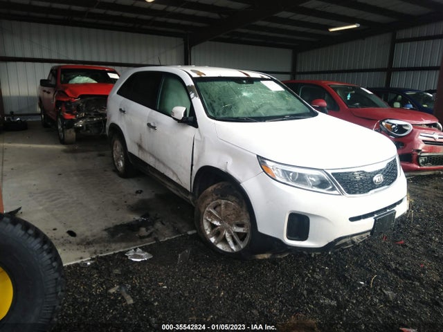 2014 KIA SORENTO LX VIN: 5XYKT3A68EG485977