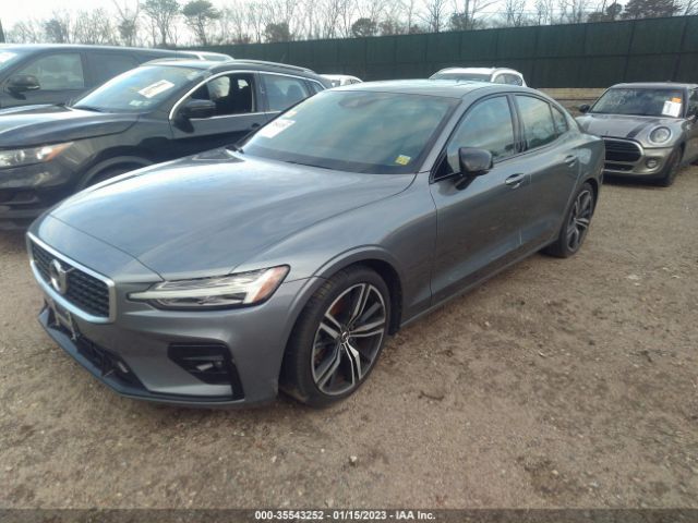 7JRA22TMXLG037983 Volvo S60 R-design
