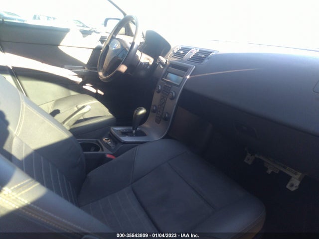 2005 VOLVO S40 VIN: YV1MS390152100811