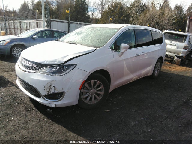 Chrysler Pacifica Touring Plus 2019 2C4RC1FG9KR644307 Image 2