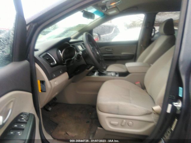 KNDMB5C17H6219821 KIA SEDONA LX