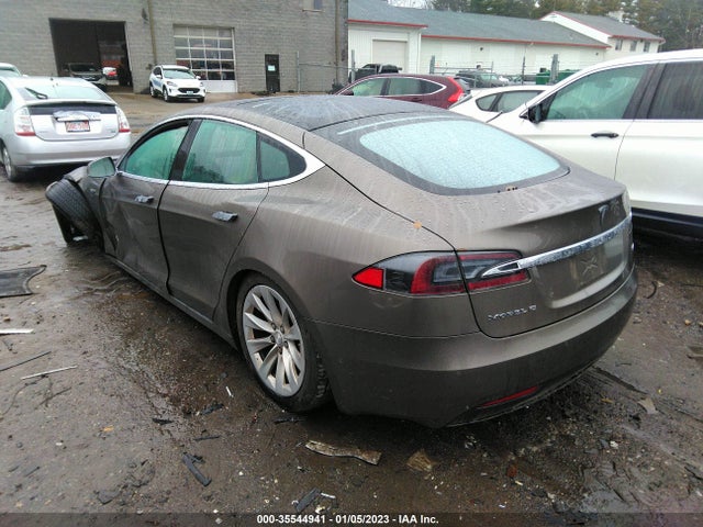 2016 Tesla Model S, VIN: 5YJSA1E2XGF146956