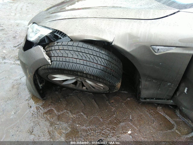 2016 Tesla Model S, VIN: 5YJSA1E2XGF146956