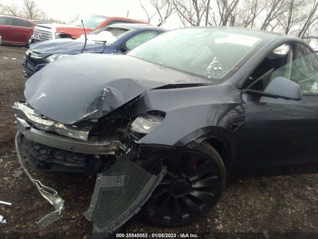 Tesla Model Y 2021 5YJYGDEF9MF303577 Image 2
