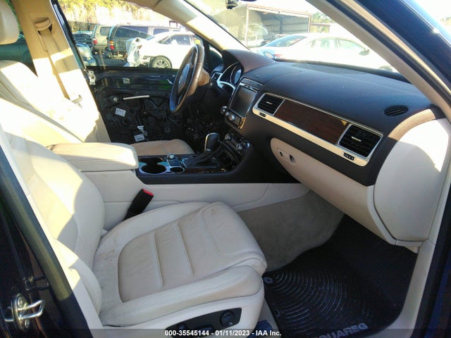 2015 Volkswagen Touareg, VIN: WVGEF9BP0FD001780