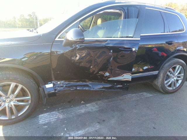 2015 Volkswagen Touareg, VIN: WVGEF9BP0FD001780