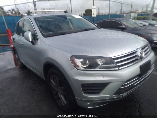 2016 Volkswagen Touareg, VIN: WVGEF9BP3GD006618