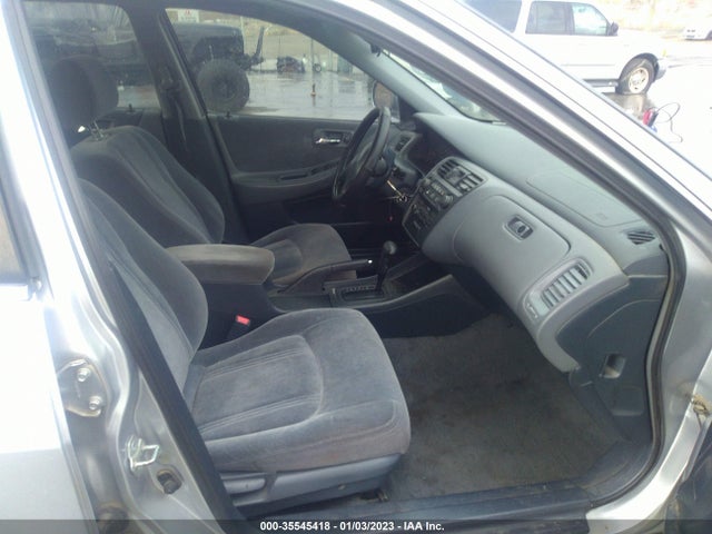 2000 HONDA ACCORD SDN LX VIN: 3HGCG6652YG703655