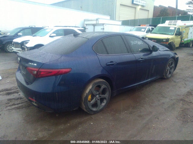 2017 Alfa Romeo Giulia, VIN: ZARFAEBN9H7542140