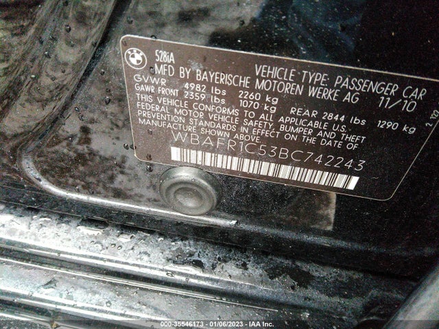 BMW 5 Series 528i 2011 WBAFR1C53BC742243 Image 10