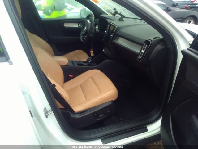 YV4162UK9L2333121 Volvo Xc40 Momentum
