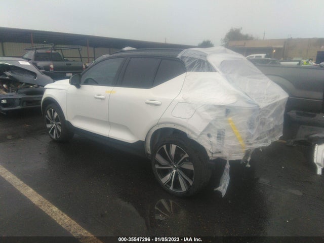 2021 Volvo XC40, VIN: YV4ED3UR4M2589534