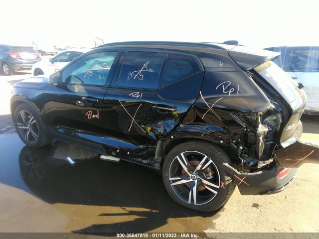 2021 Volvo XC40, VIN: YV4162UM9M2475469