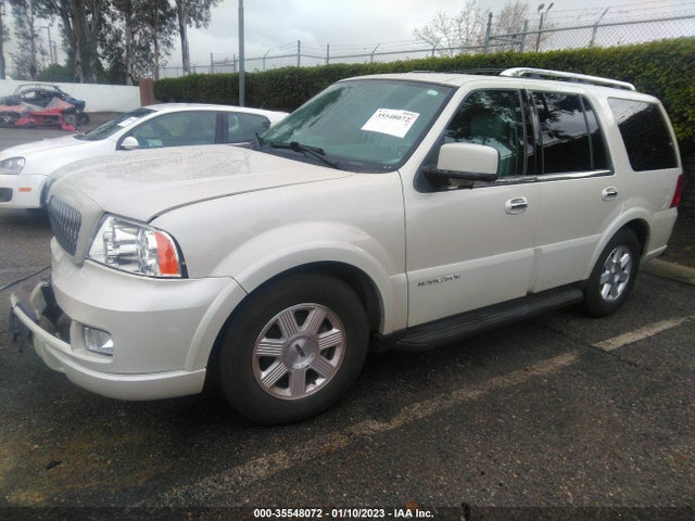 Lincoln Navigator 2005 5LMFU27535LJ24595 Image 2