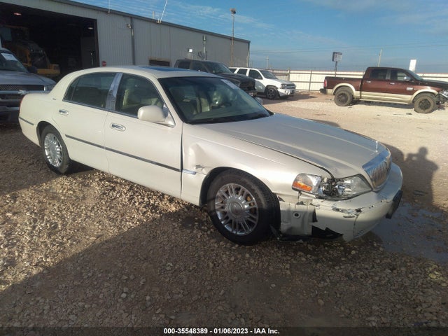 Lincoln Town Car Designer Series 2006 1LNHM83V76Y605278 main image