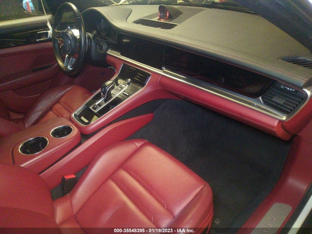 2017 Porsche Panamera, VIN: WP0AA2A79HL102562