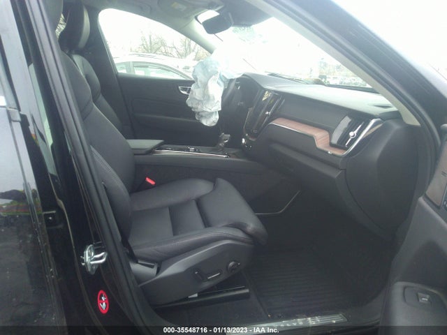2019 Volvo XC60, VIN: LYV102RLXKB192272