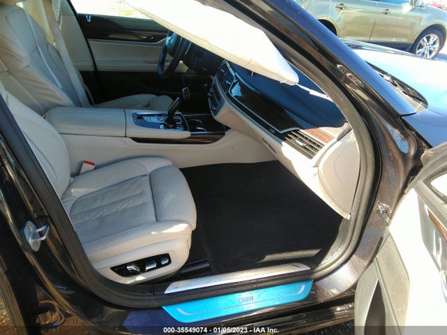 2022 BMW 7 Series, VIN: WBA7T2C06NCH32636