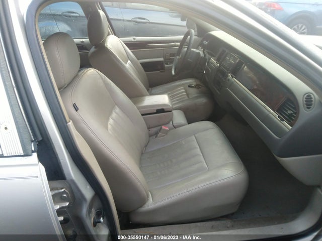 2007 LINCOLN TOWN CAR SIGNATURE VIN: 1LNHM81V97Y630574