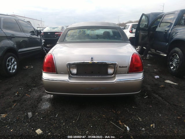 2007 LINCOLN TOWN CAR SIGNATURE VIN: 1LNHM81V97Y630574
