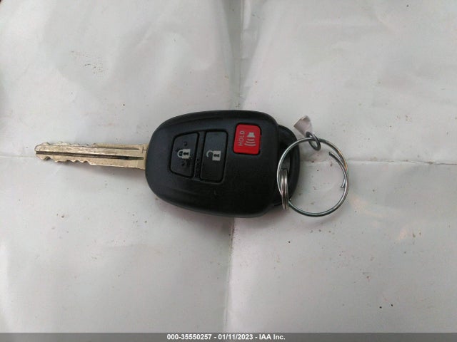 Toyota RAV4 LE 2015 2T3BFREV2FW272344 Image 3