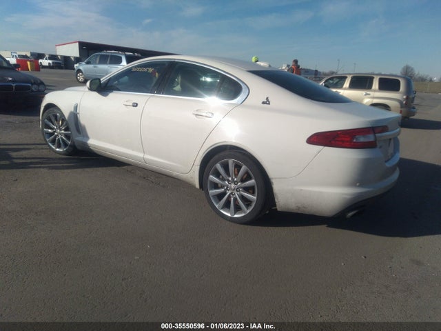 2010 JAGUAR XF SAJWA0FA0AHR61211 Photo 2
