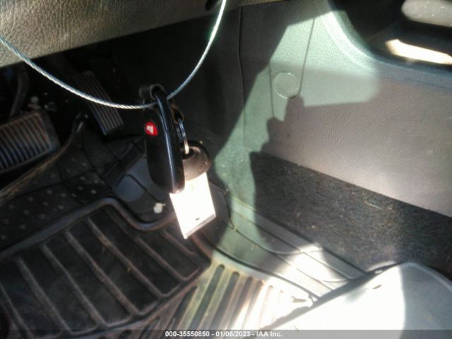 5XYKT3A18BG149343 KIA SORENTO LX