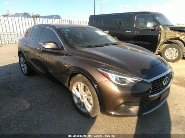 2017 Infiniti QX30, VIN: SJKCH5CP9HA038745