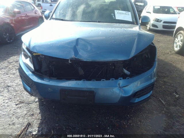2017 Volkswagen Tiguan, VIN: WVGBV7AX8HK033029