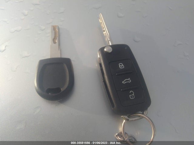 3VW2K7AJ5EM418705 Volkswagen Jetta Sedan S
