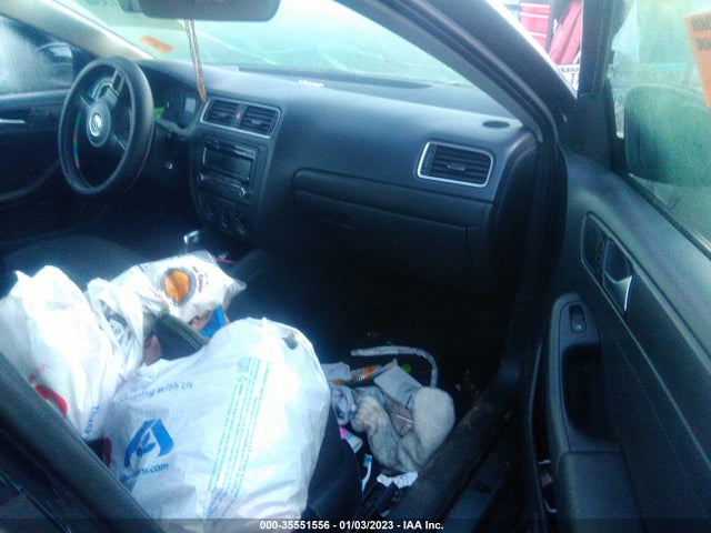 3VW2K7AJ5EM418705 Volkswagen Jetta Sedan S
