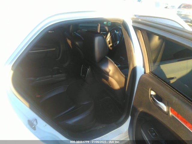 Chrysler 300 2014 2C3CCAAG0EH132589 Image 9