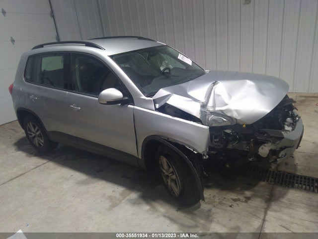 2017 WVGBV7AX0HK007475 main image