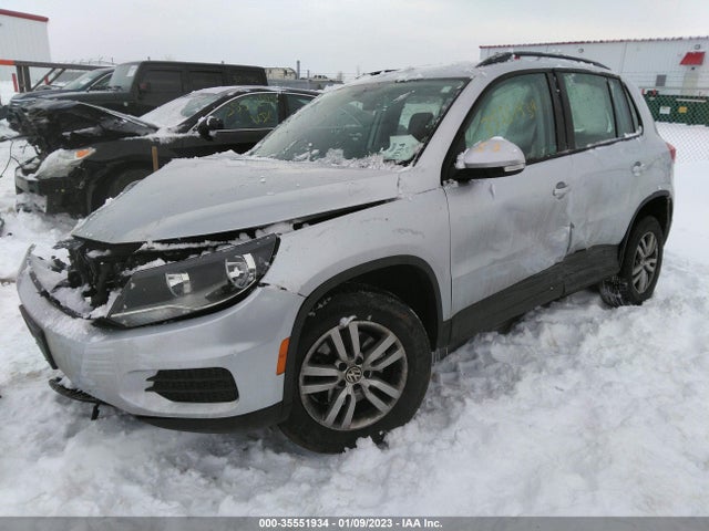 Volkswagen Tiguan 2017 WVGBV7AX0HK007475 Image 2