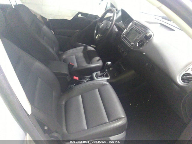 Volkswagen Tiguan 2017 WVGBV7AX0HK007475 Image 5