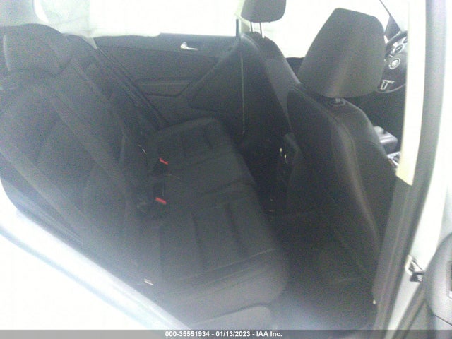 Volkswagen Tiguan 2017 WVGBV7AX0HK007475 Image 8