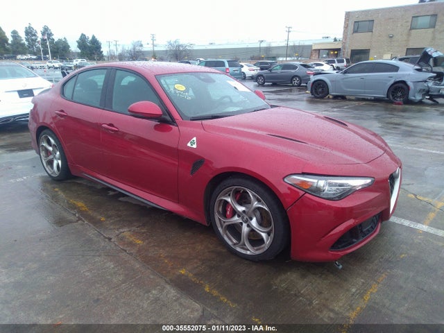 2017 Alfa Romeo Giulia, VIN: ZARFAEAV2H7558763
